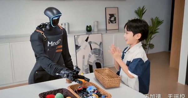 Breaking Down The New Cool Home Robot Demo from MindOn cover