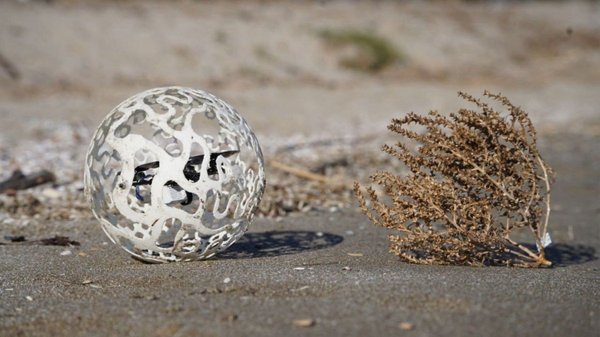 Tumbleweeds inspire this rolling, resilient robot cover