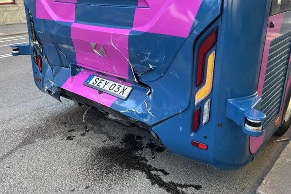 Self-driving bus crashes into tram on debut day in Sweden cover