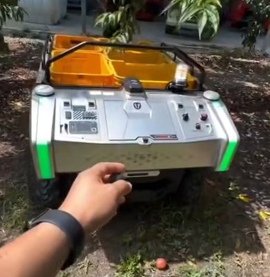 This mobile robot steering mechanism cover