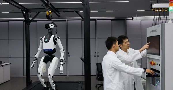 Trump administration bans new Chinese humanoid robots, to protect US AI buildout cover